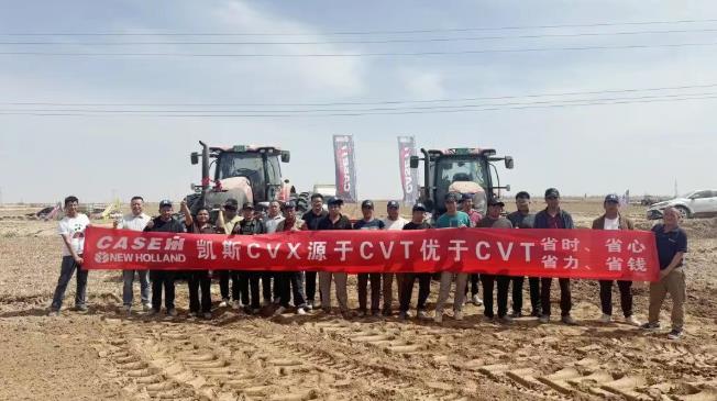 田間“自動擋”來襲!凱斯OPTUM3004 & PUMA2404喀什田間演示會