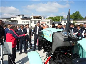 鑫源農(nóng)機(jī)亮相重慶市春耕現(xiàn)場會(huì)