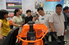 河南信阳农机系统一行莅临威马农机考察交流